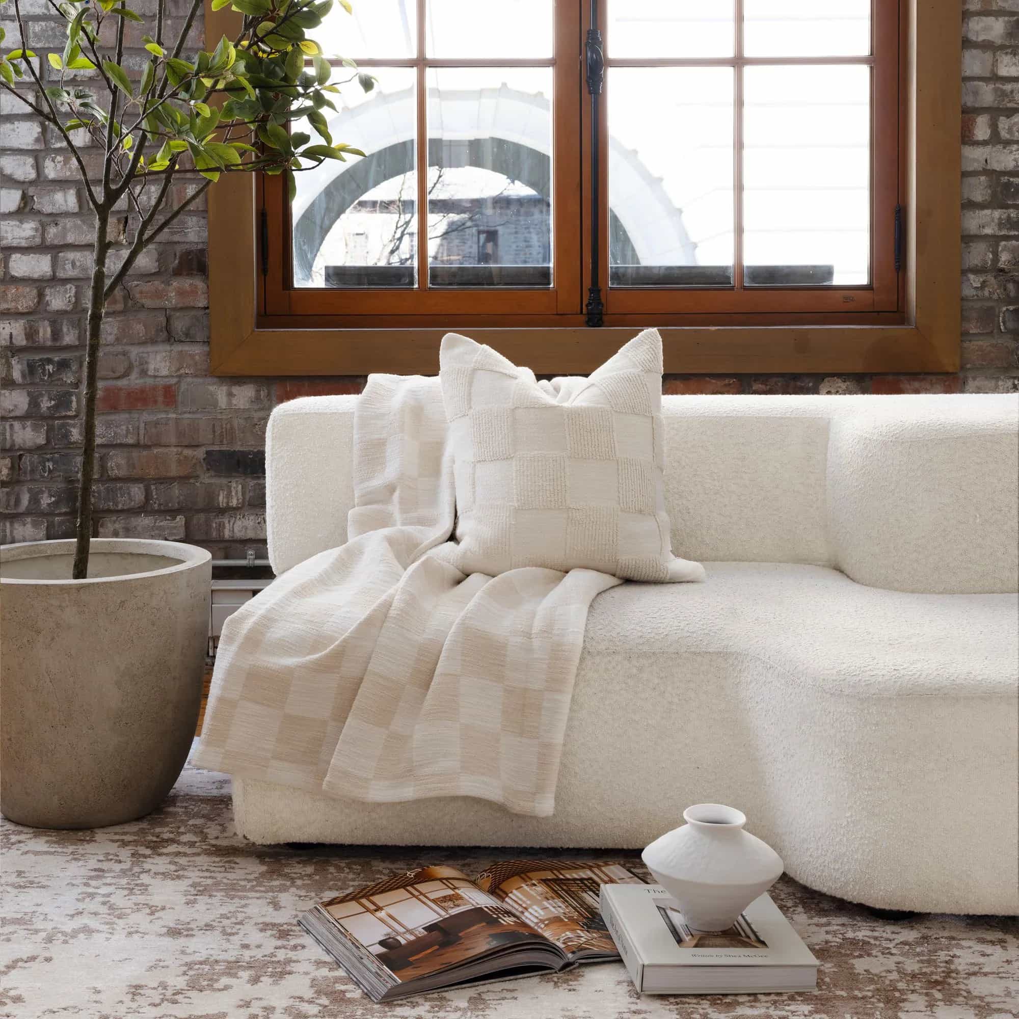 Grandi — Beige