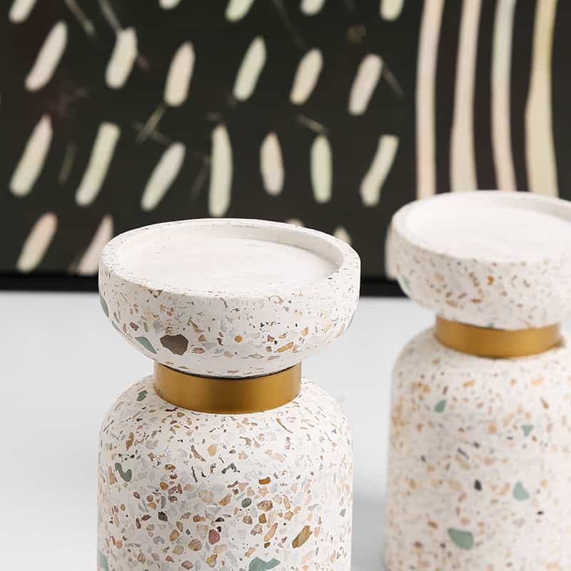 Gold ring candle holder