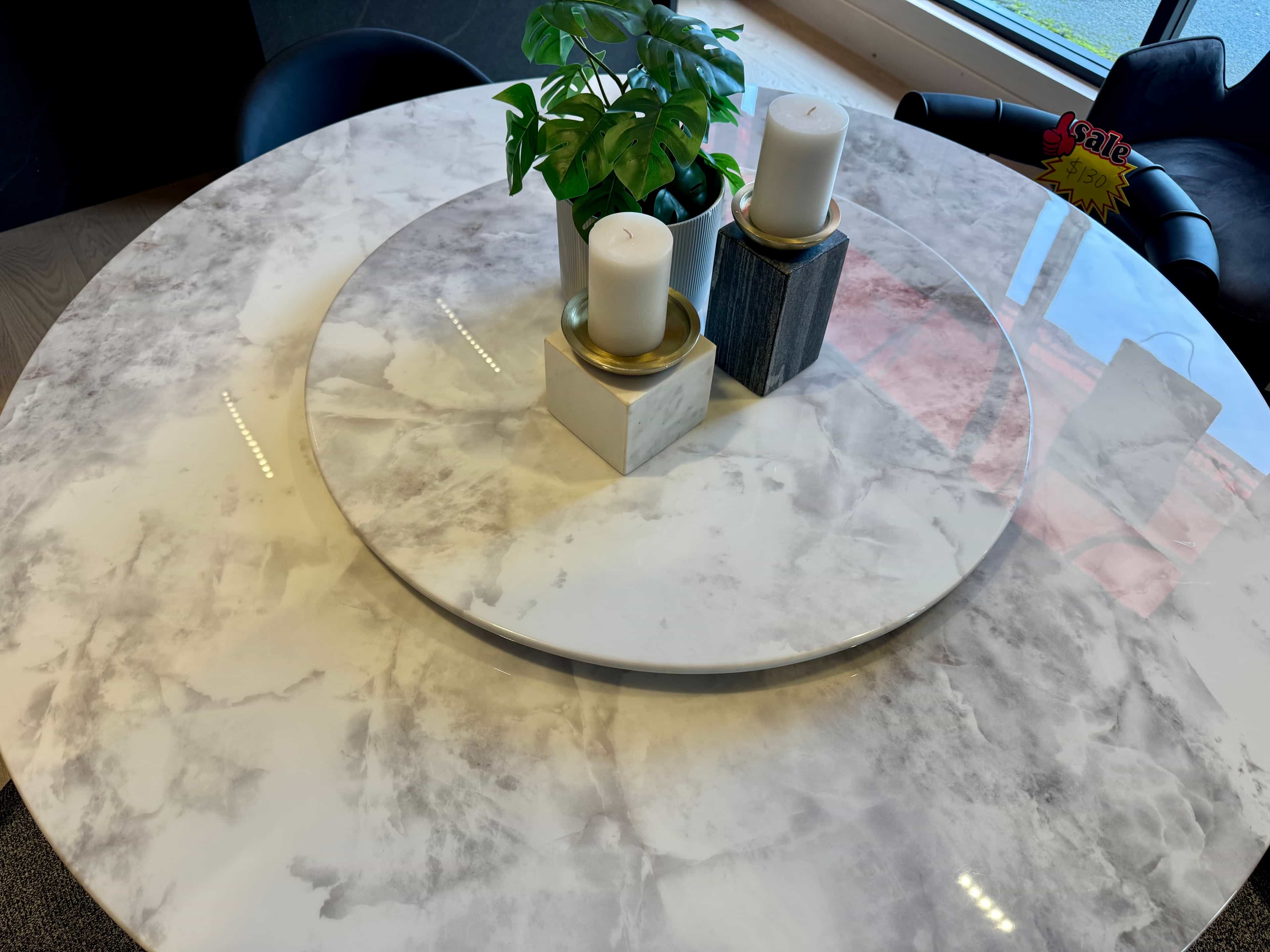GRAVN Dining Table