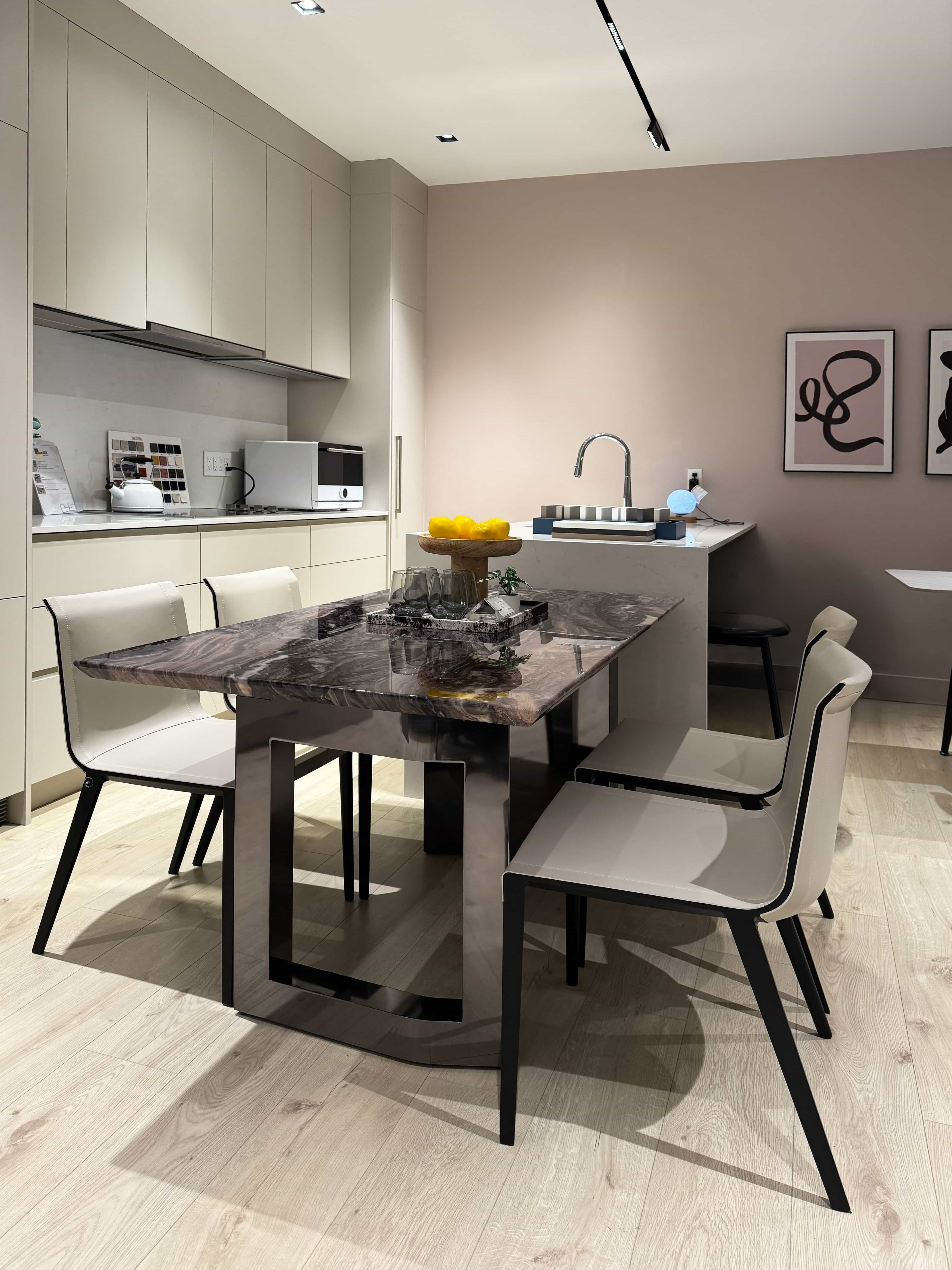 ALORIN Dining Table
