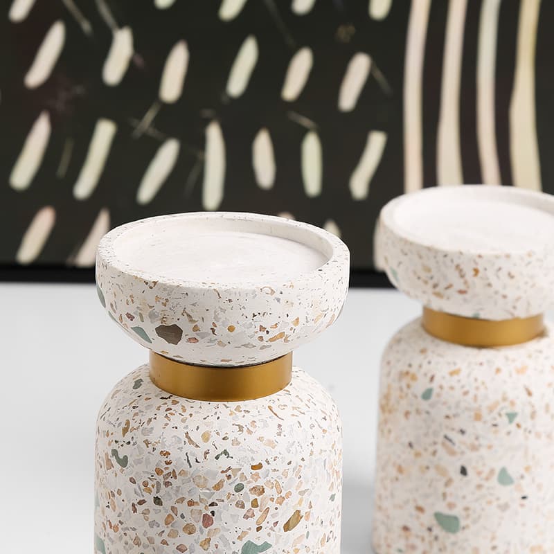 Gold ring candle holder — image 2
