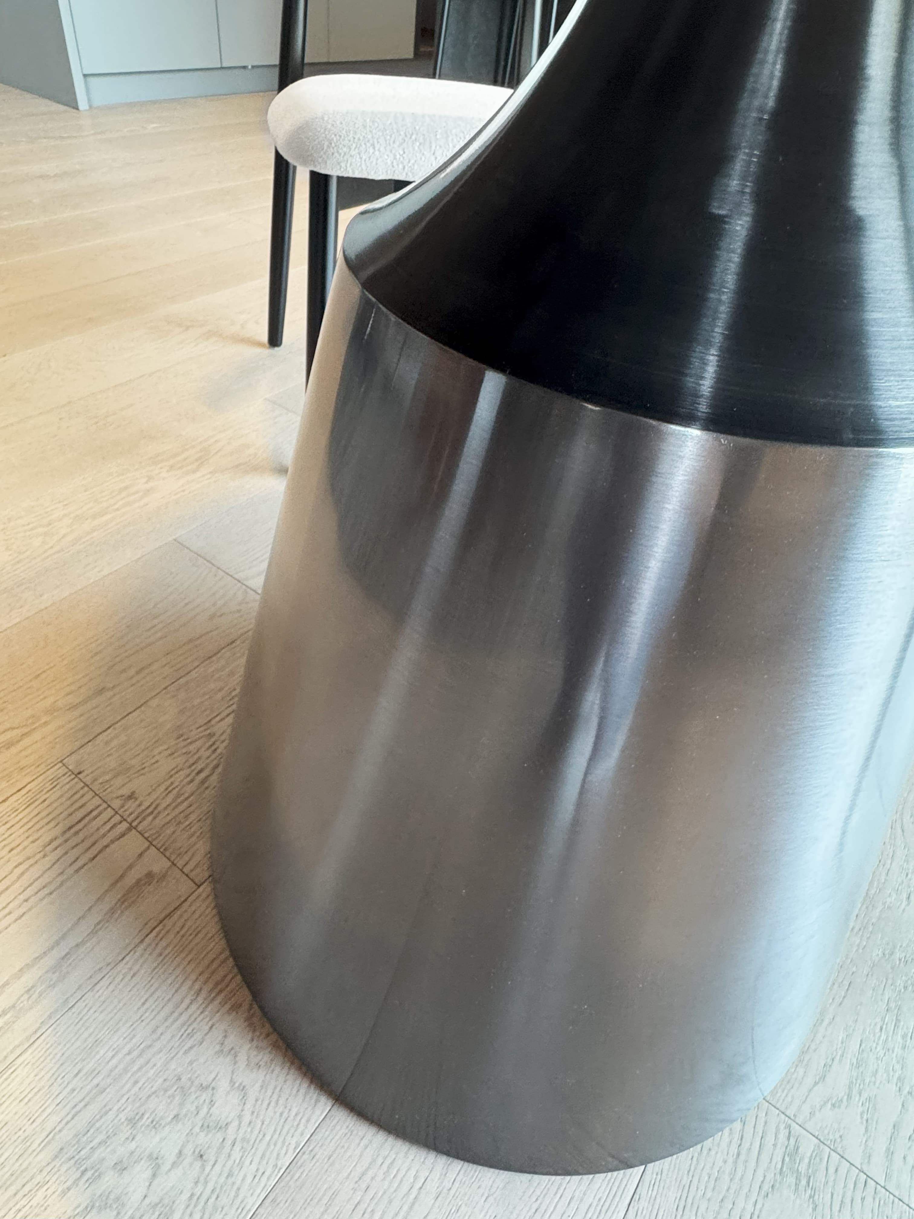 GRAVN Dining Table — image 4