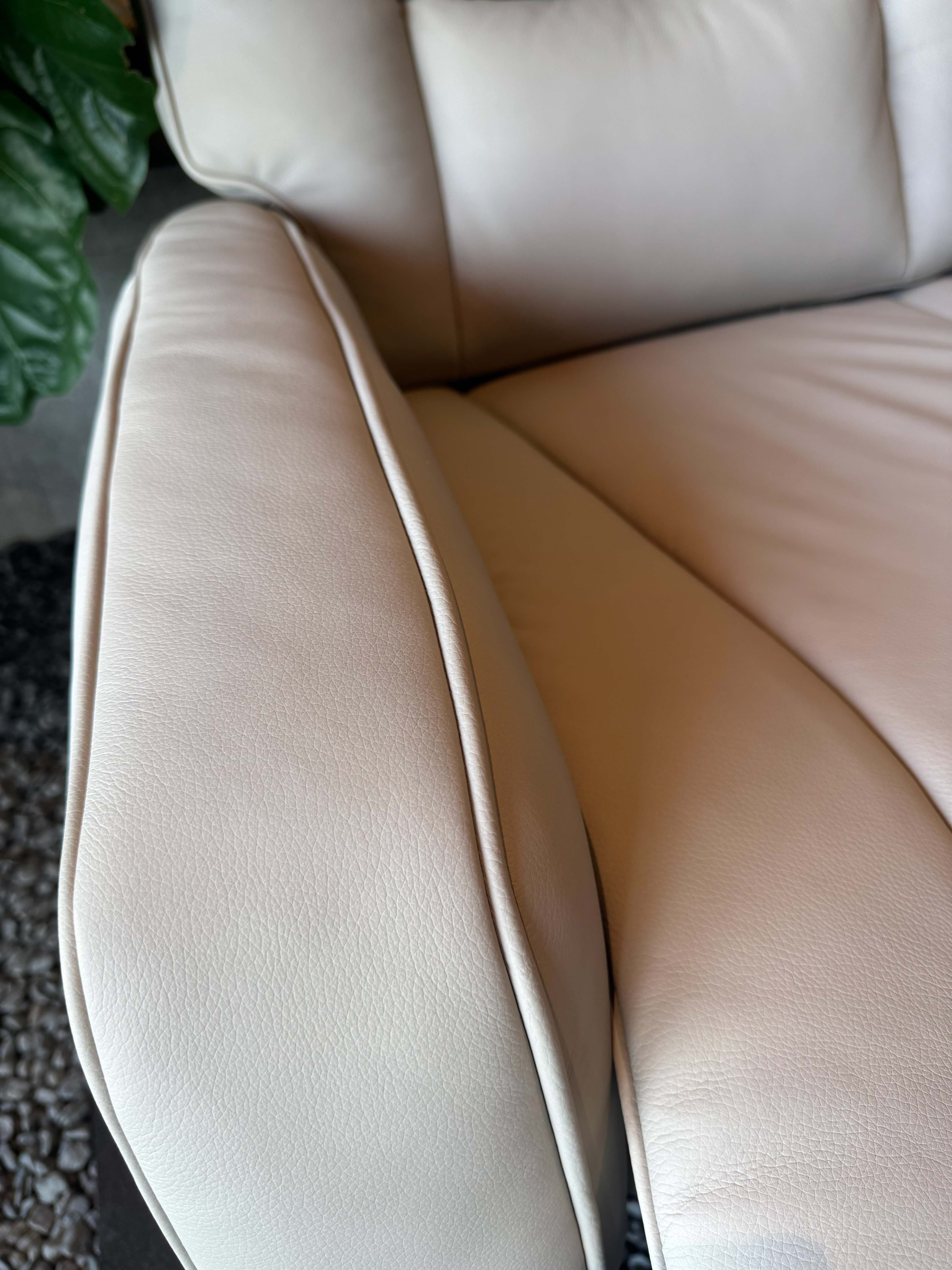 ÉLAN Motion Leather Armchair — image 7