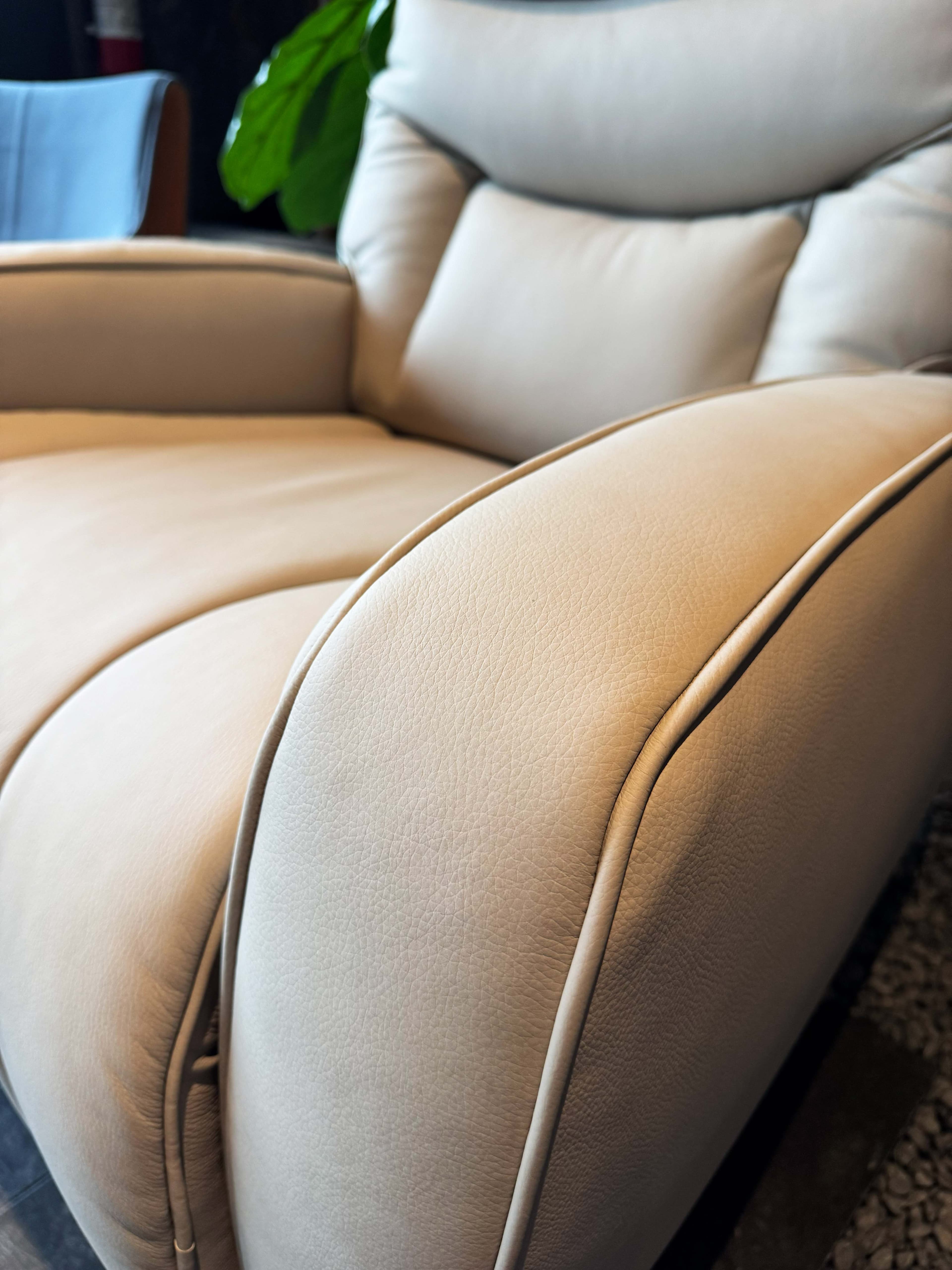 ÉLAN Motion Leather Armchair — image 6