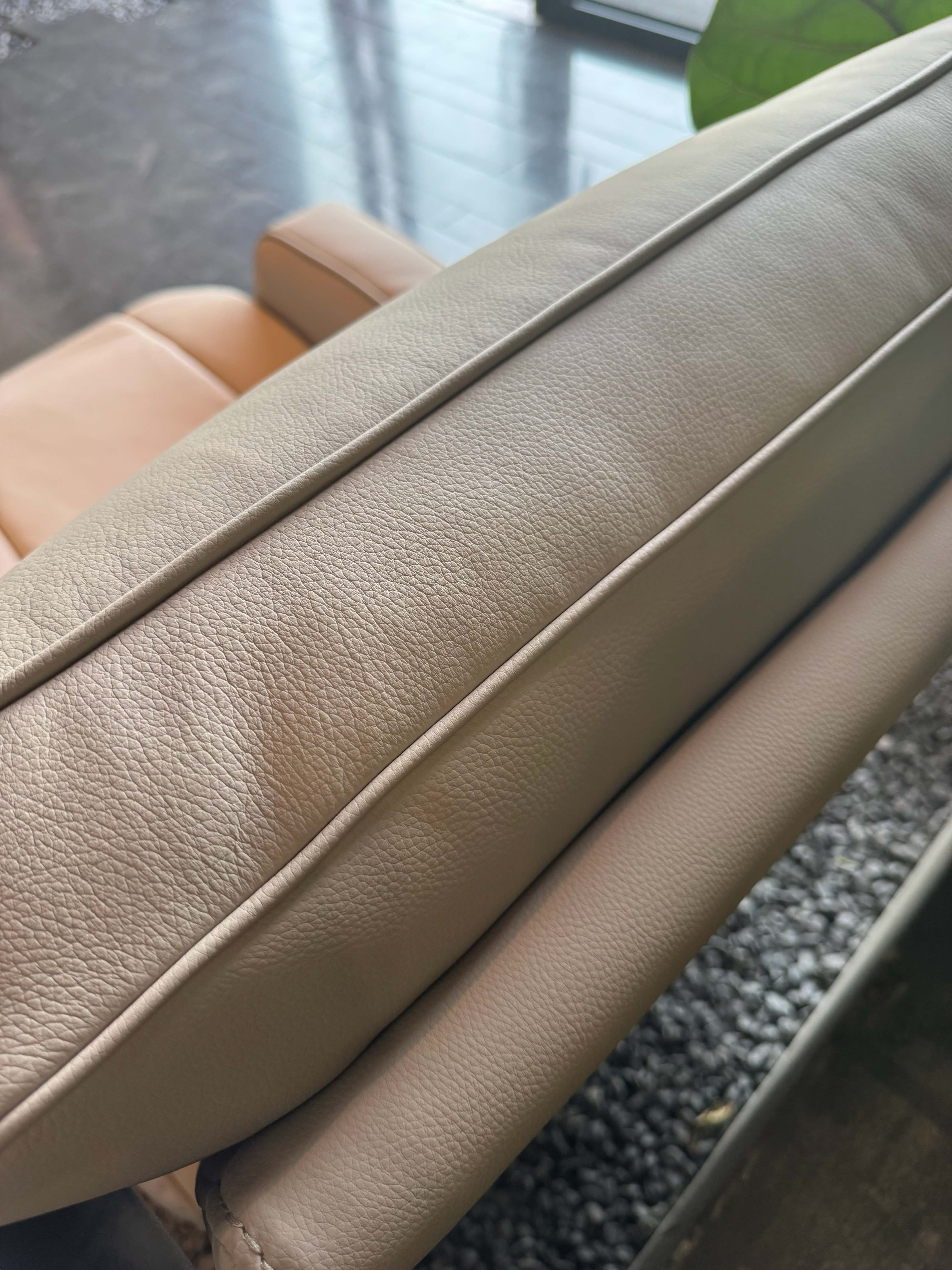 ÉLAN Motion Leather Armchair — image 5