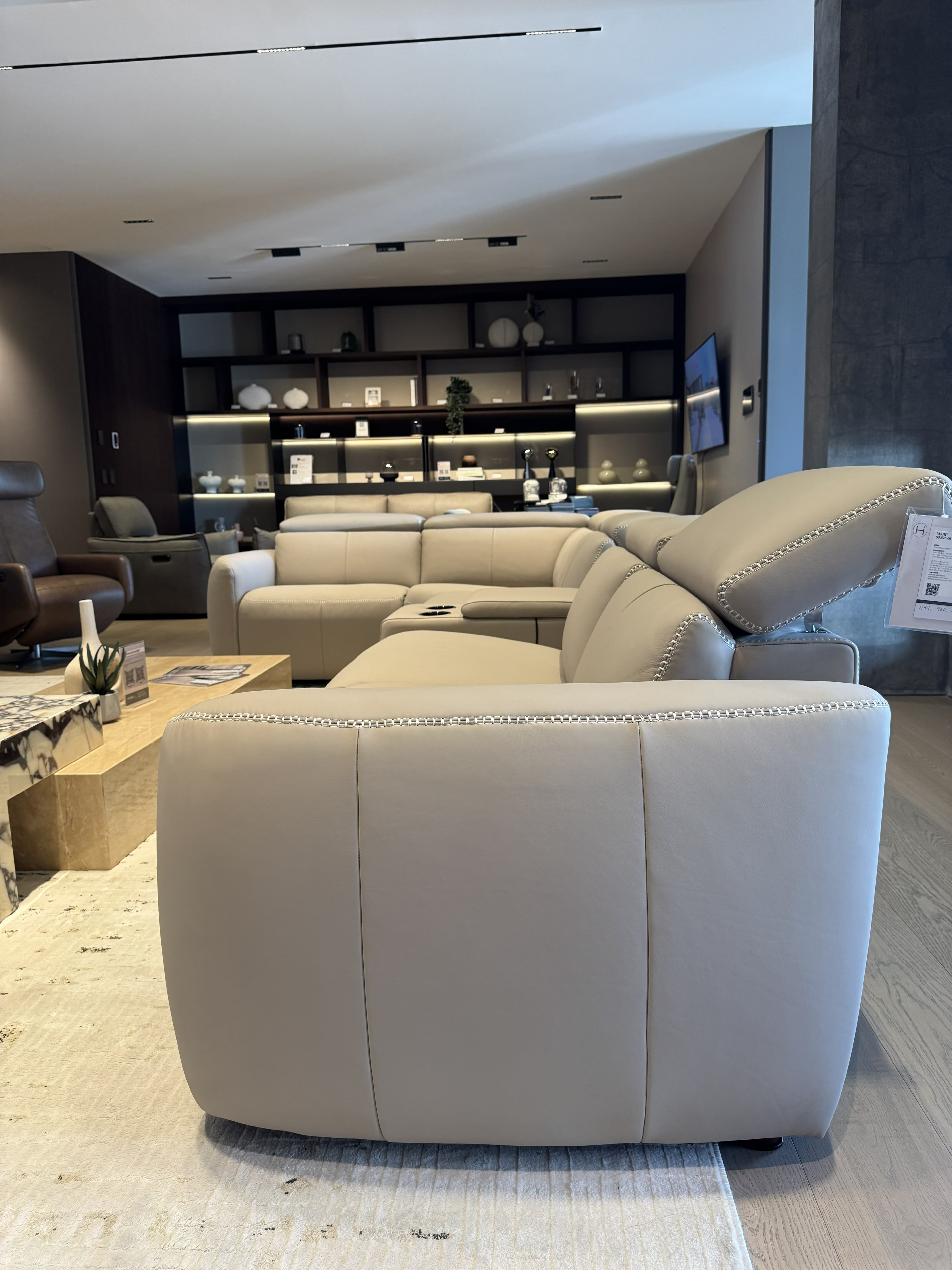 KOVA Motion Leather Sofa — image 4