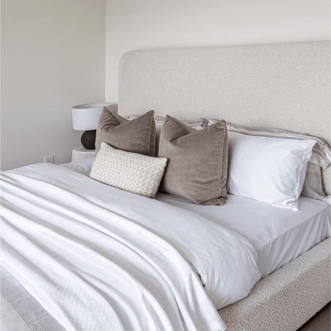Faye Bed — image 1