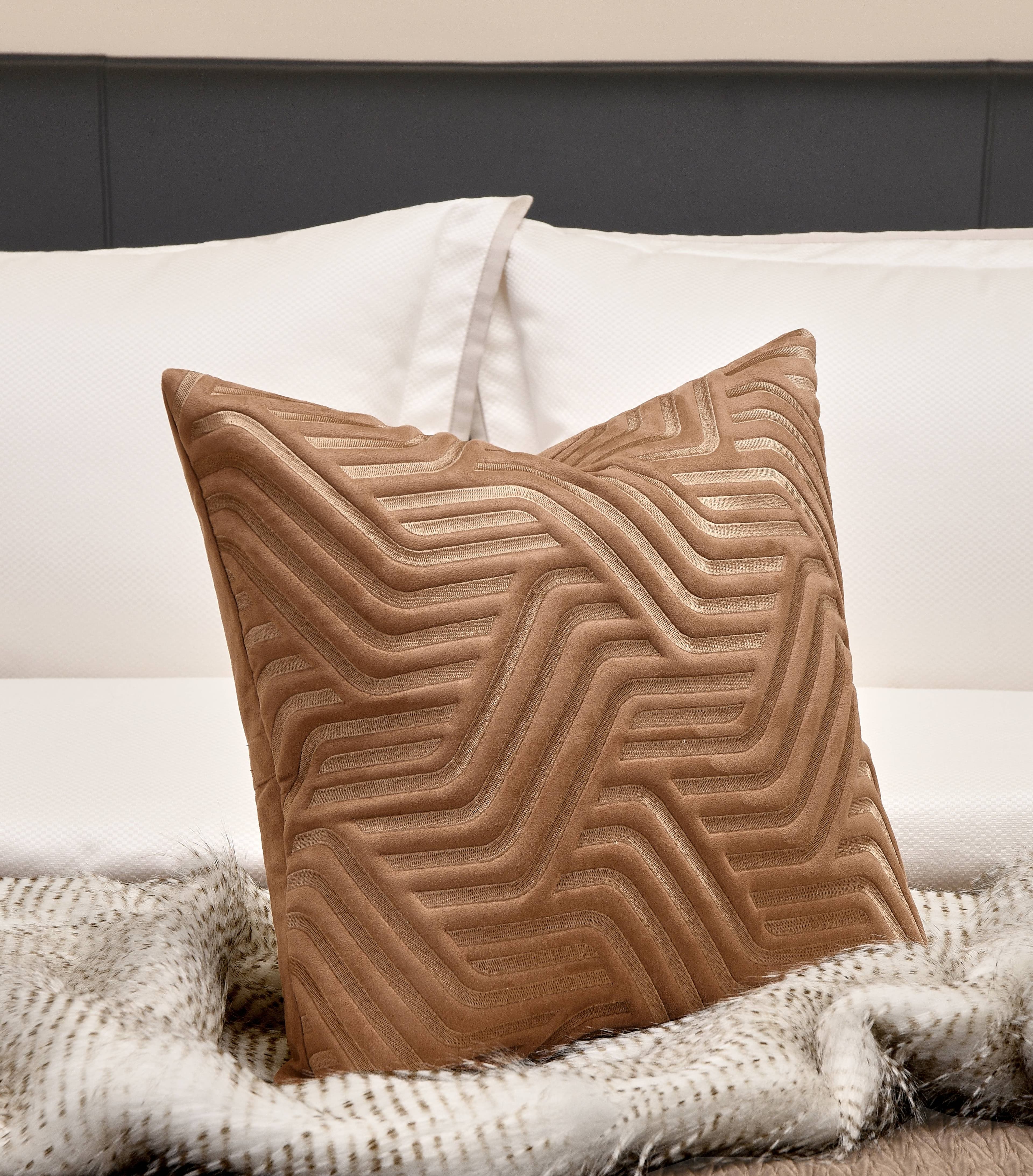 Pure Suede Flannel Square Pillow (DP-2412204) — image 2