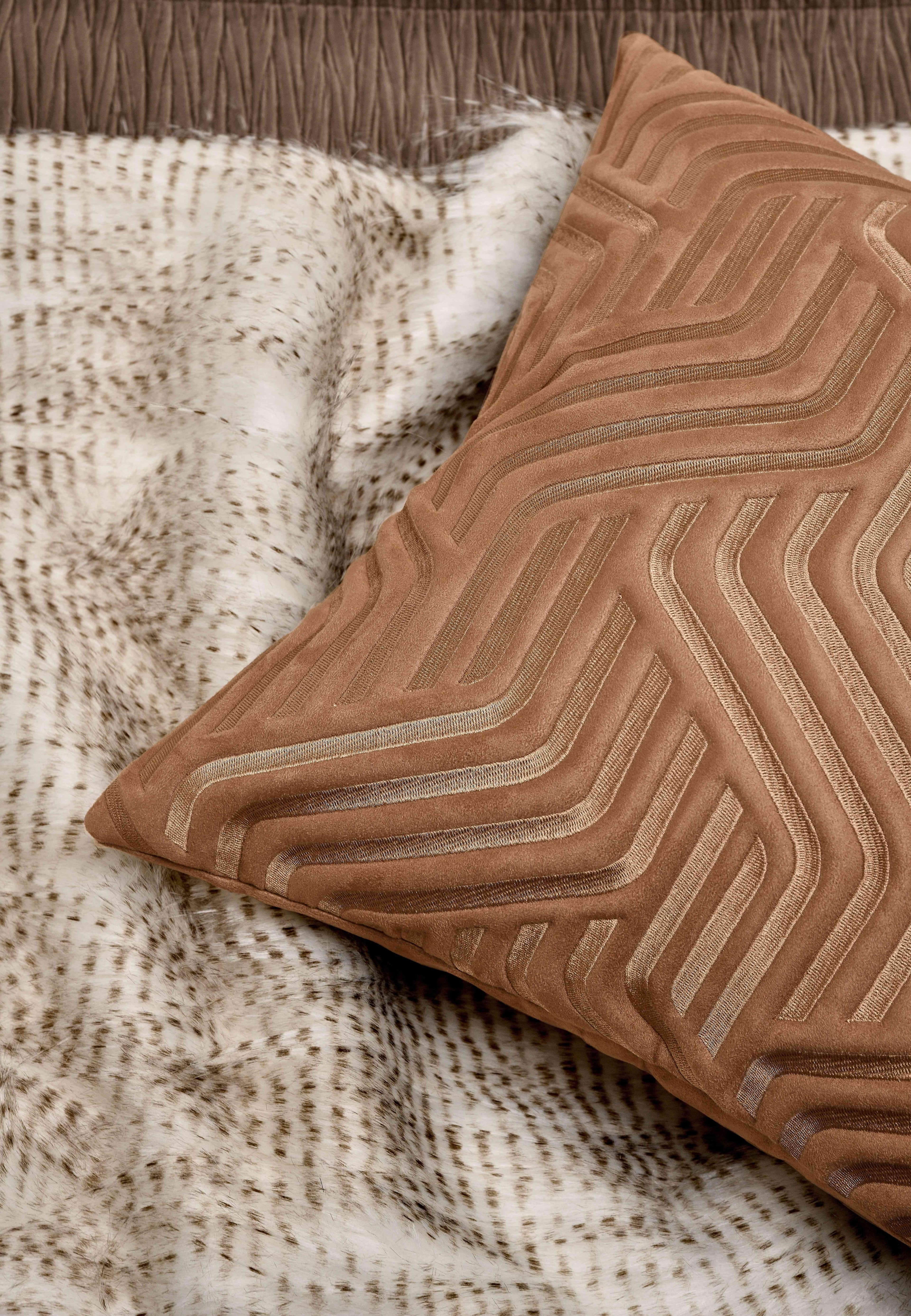 Pure Suede Flannel Square Pillow (DP-2412204) — image 3