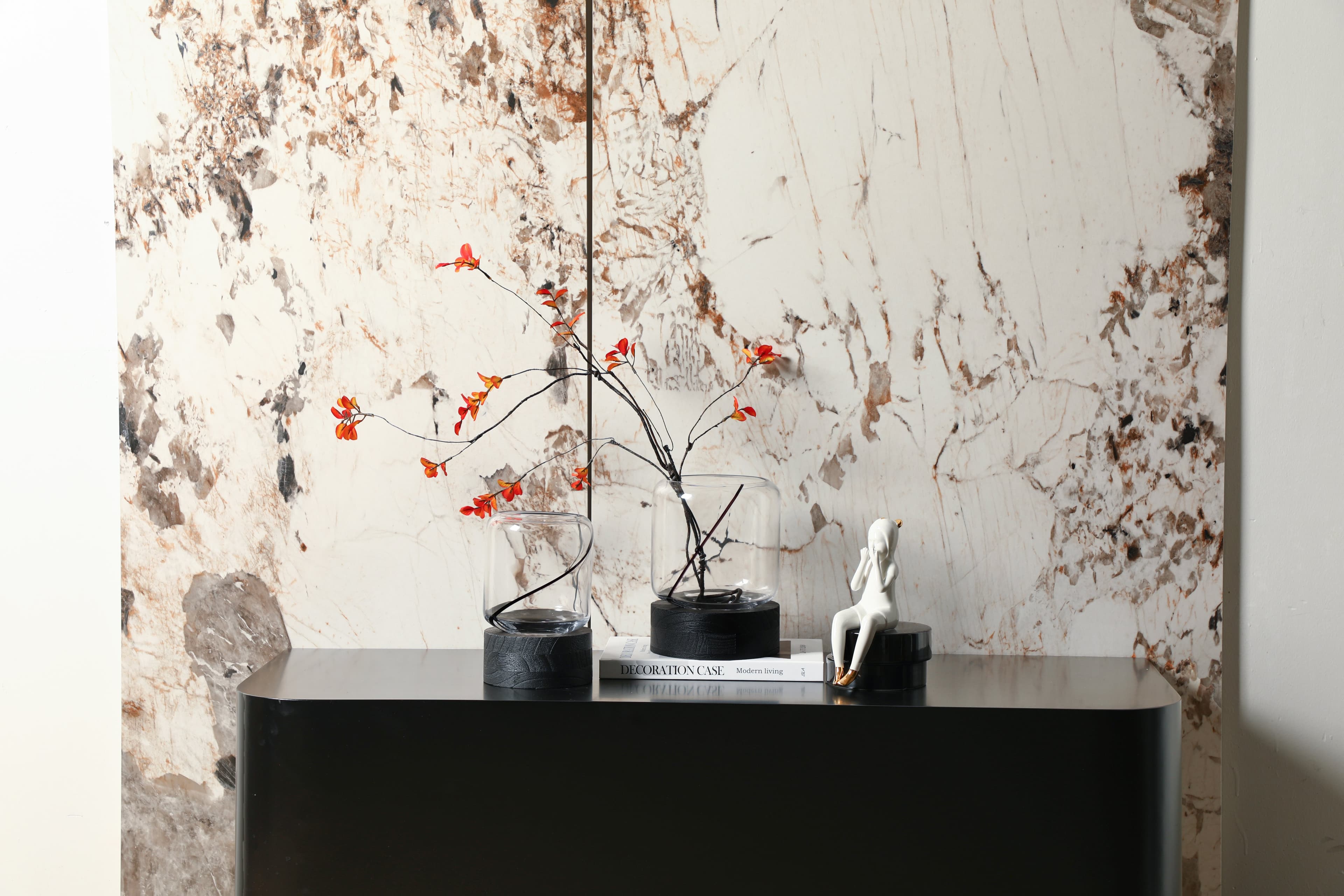 Wooden Bottom Transparent Vase — image 1