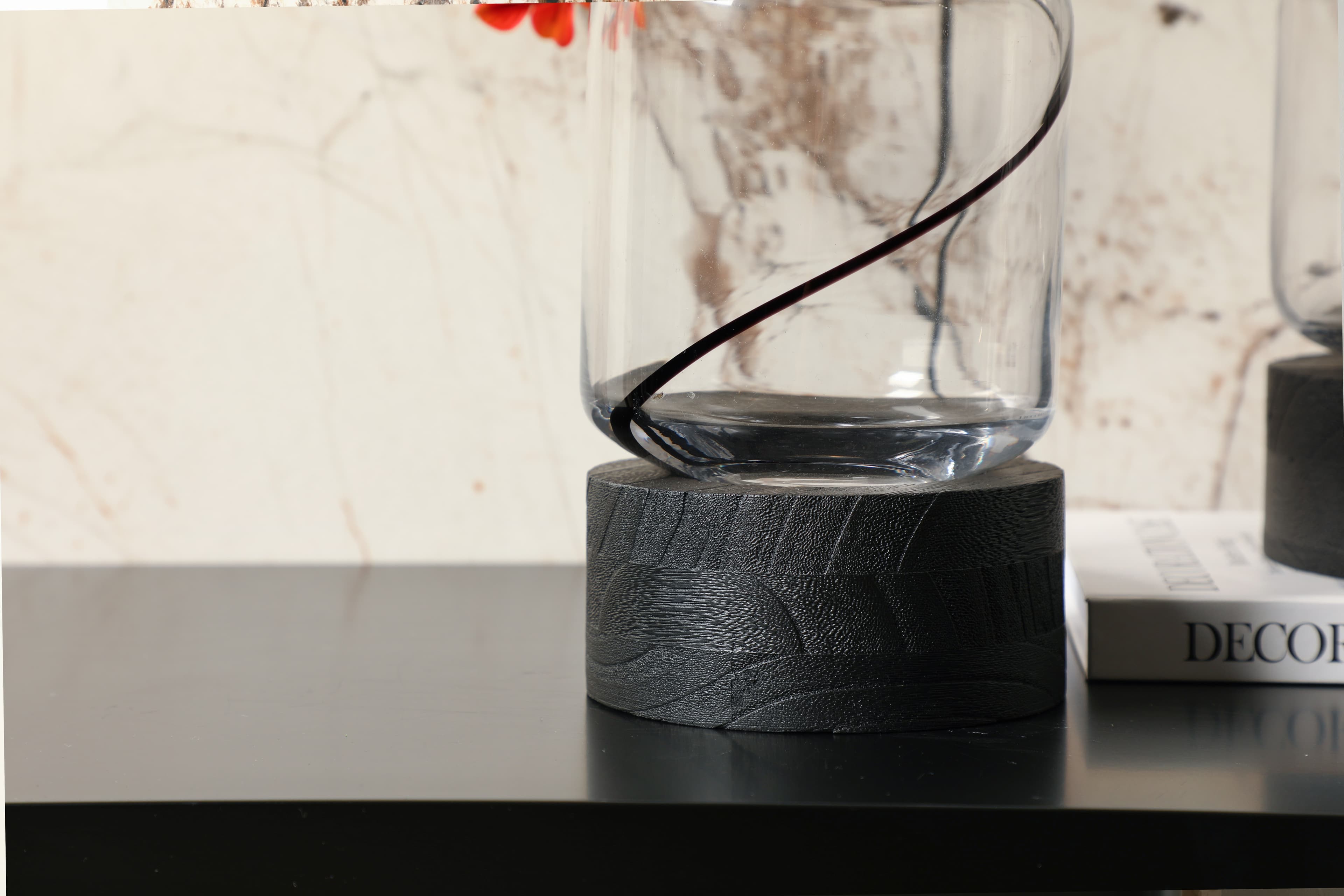 Wooden Bottom Transparent Vase — image 3