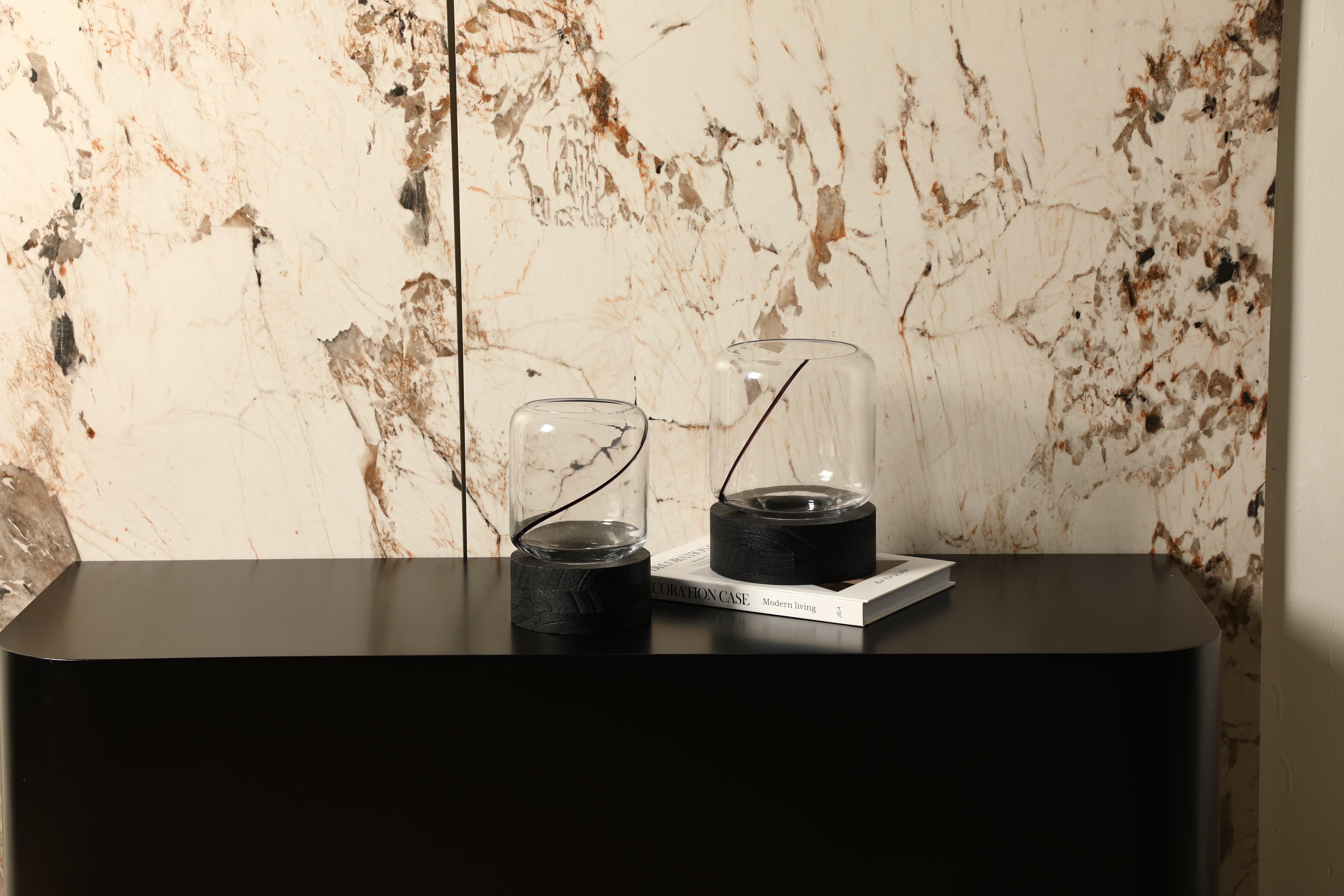 Wooden Bottom Transparent Vase — image 4