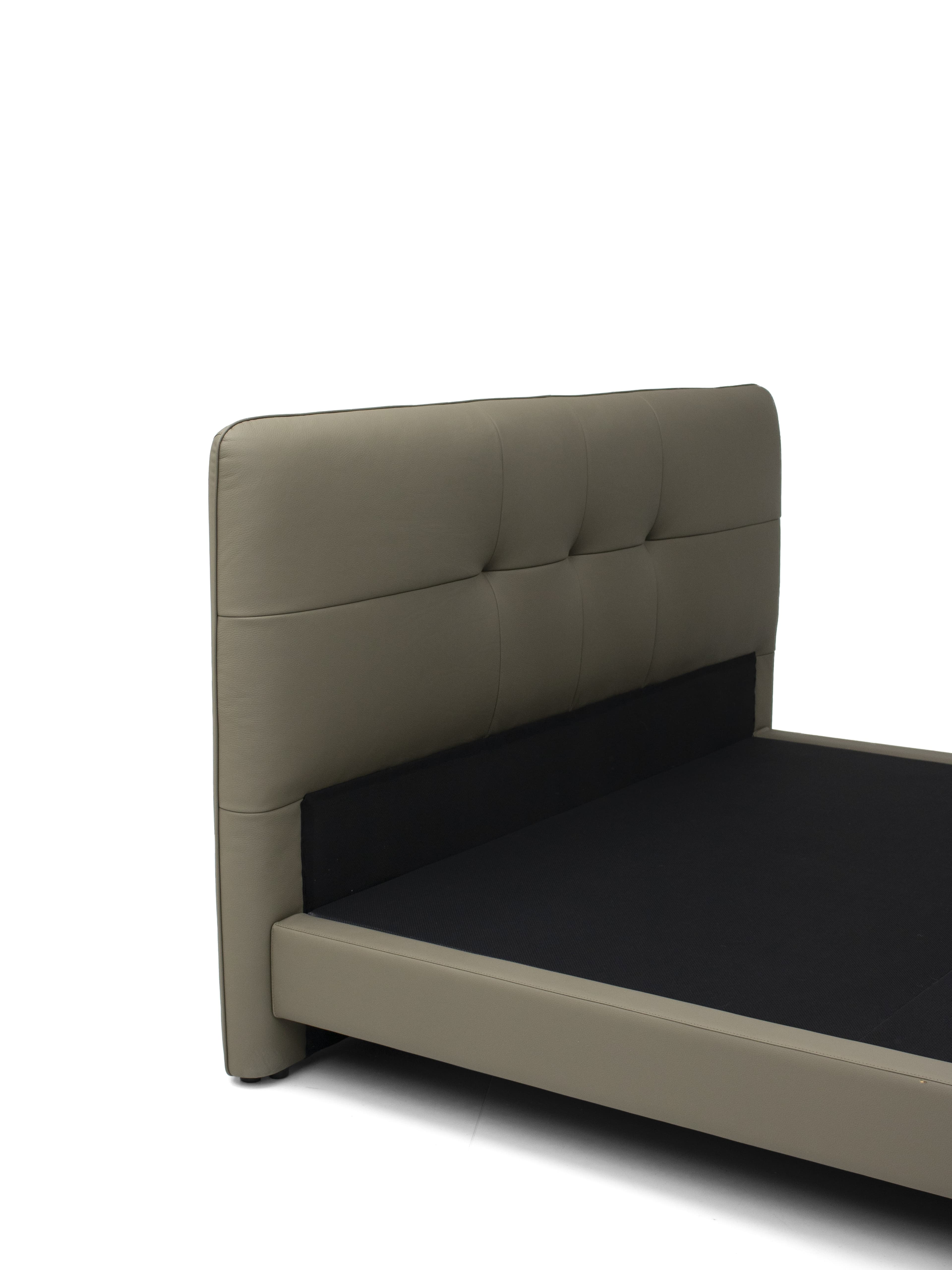 ARDEN Bed — image 5