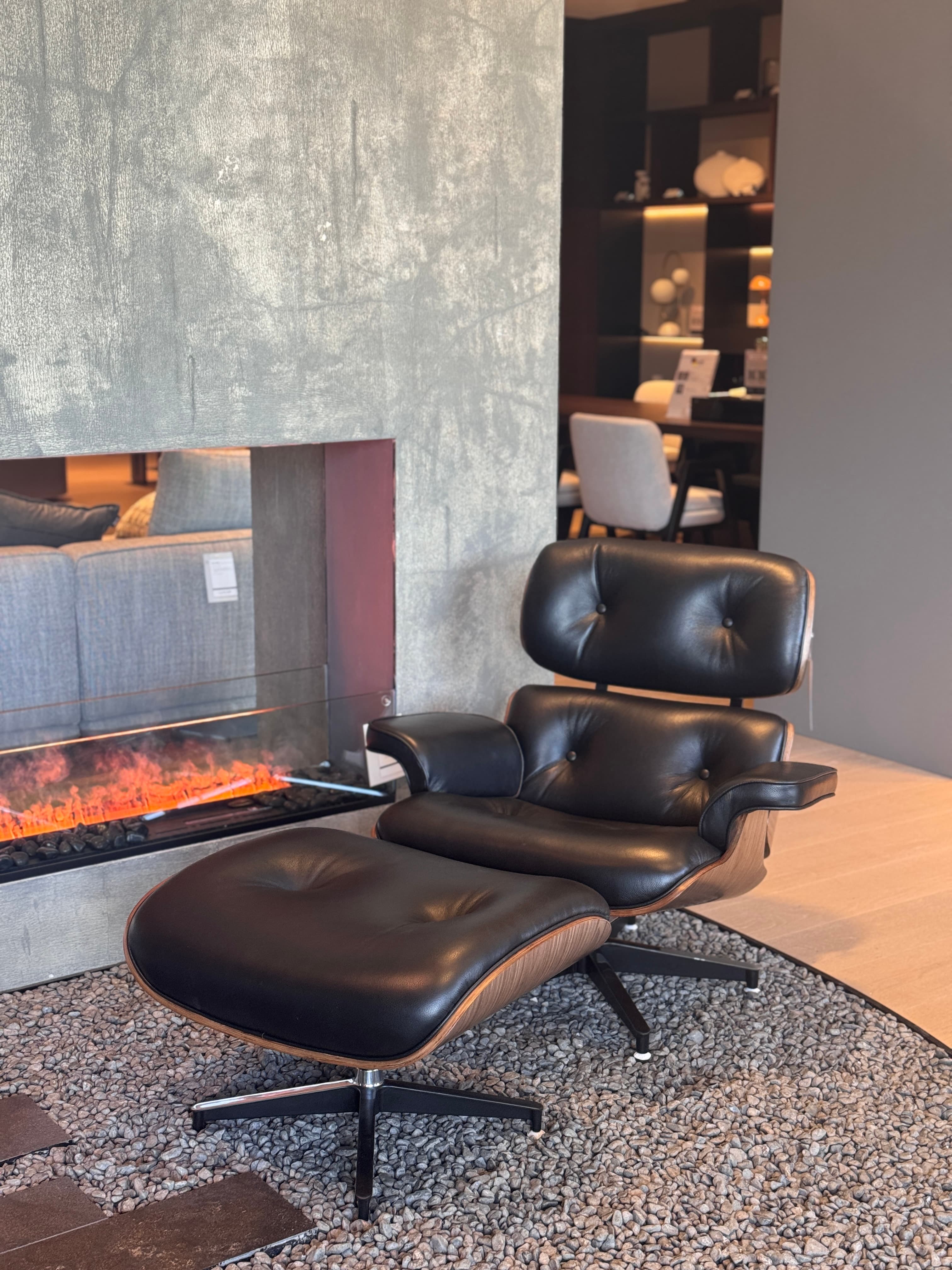 RAVEN Lounge Chair — image 3