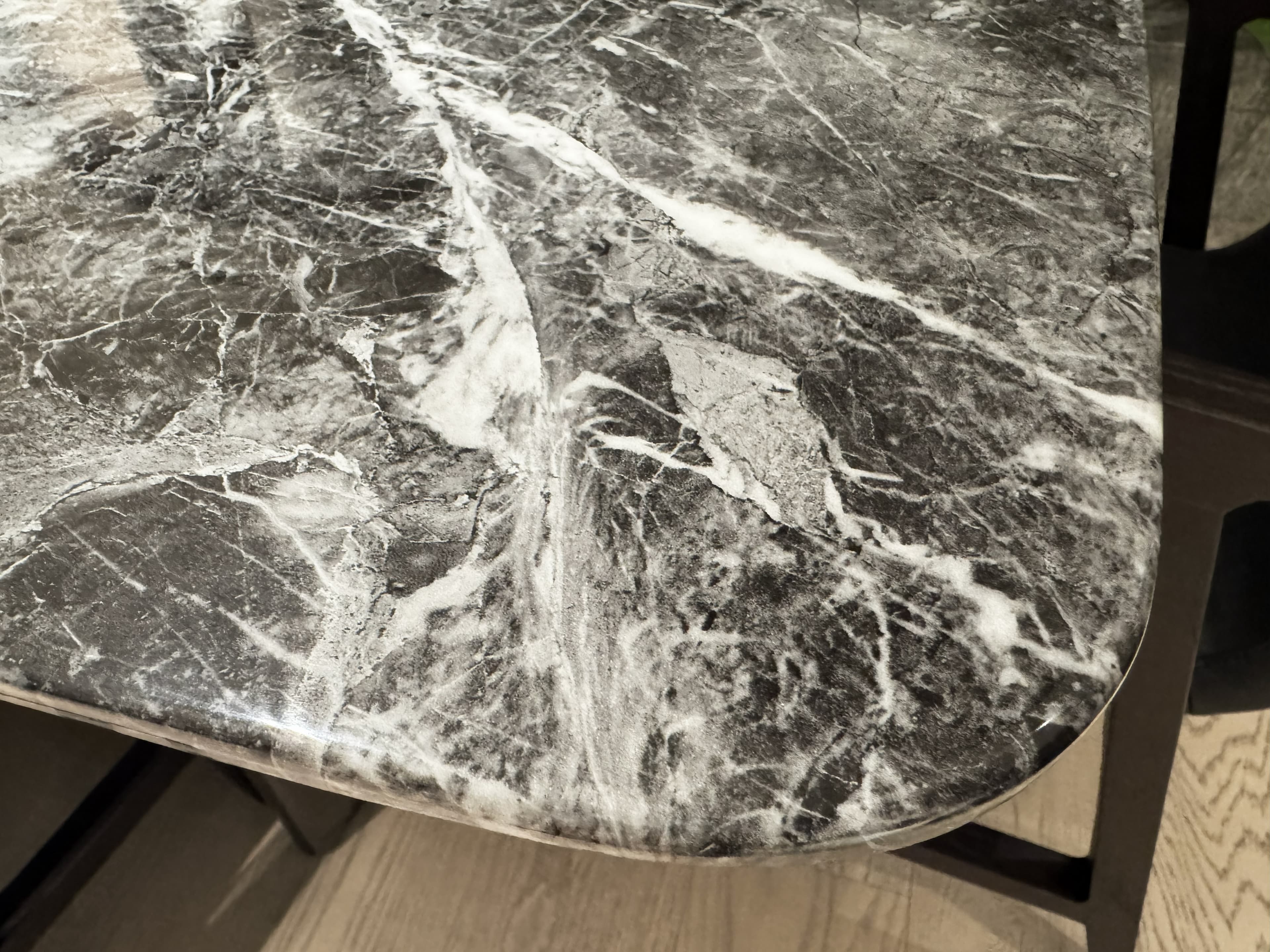 ALBA Dining Table — image 3
